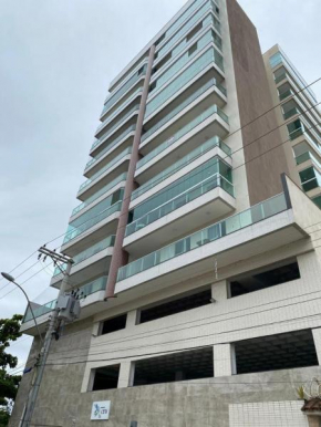 Apartamento na Praia do Morro- Guarapari, de frente, varanda ampla, duas quadras da orla da praia